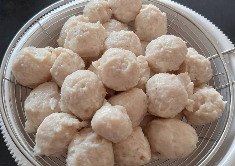 Rahasia Membuat Bakso Ayam/Pentol Ayam Kenyal Dan Enak Homemade Yang Murah