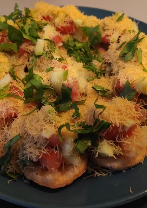 A picture of Papdi Chat /Sev Puri😋.