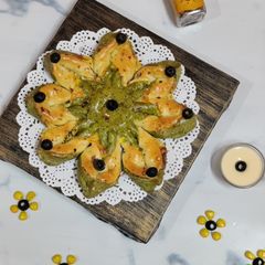 A picture of Star Garlic Bread.