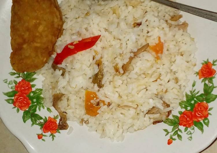 Steps to Make Homemade Indonesian Chicken Fried Rice in 33 Minutes for Young Wife