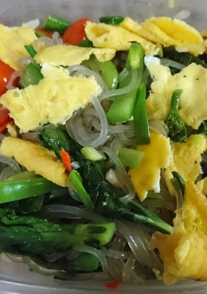 A picture of Korean japchae (sweet potato noodle).