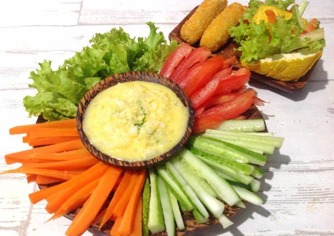 Salad sayuran saus yogurt