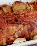Egészben sült fűszeres sertéskaraj,baconba bújtatva, vele sült burgonyával, szilvalekváros mártással