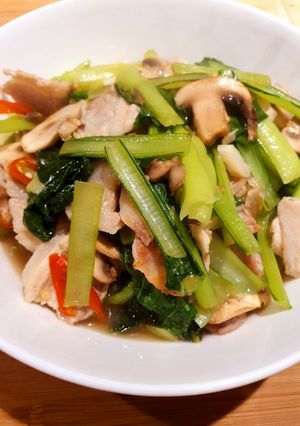 รูปของ ผักกวางตุ้งหมูสามชั้น