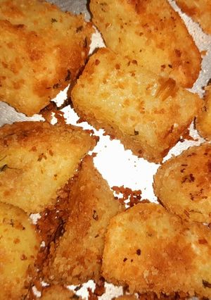 Una foto de Papas al horno sequitas y crocantes 😉