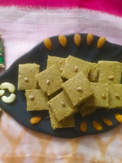 મેથીપાક (Methi Paak Recipe In Gujarati) રેસીપી મુખ્ય ફોટો