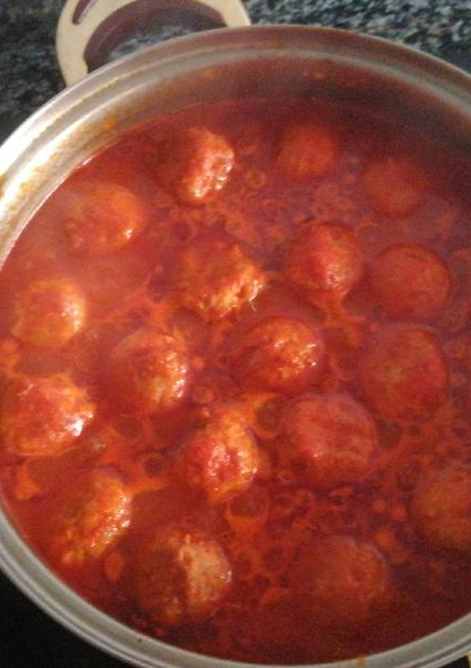 Una foto de Albóndigas de cerdo con salsa de tomate y zanahoria
