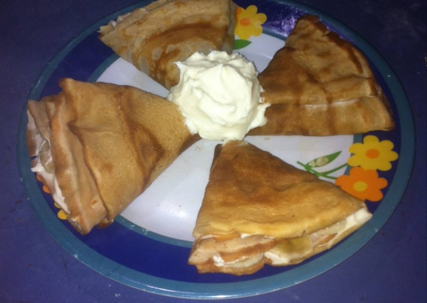 Crepas con queso envinado (brandi)