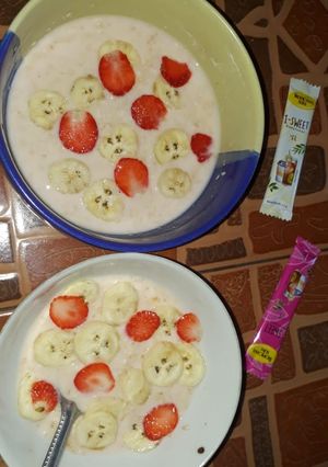 Foto resep Oatmeal Banana Strawberry 😄🍓🍌
