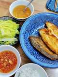 Cá lưỡi trâu chiên mắm xoài