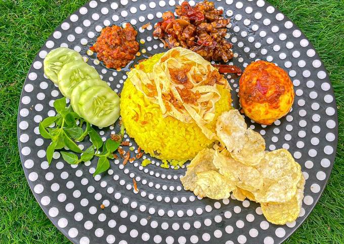 NASI KUNING (Ricecooker)