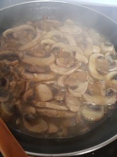 Una foto de Champiñones en salsa picantitos