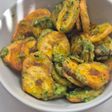 Tostones con Salsa Guasacaca