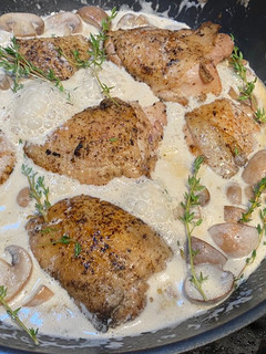 A picture of Chicken with Cream Sauce.