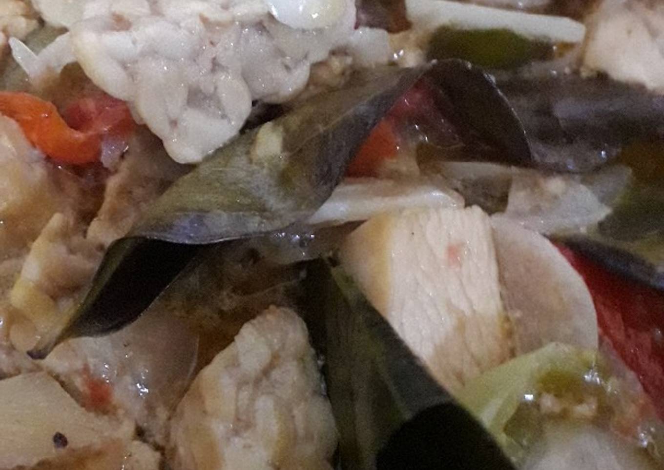 Garang Asem Ayam Tempe