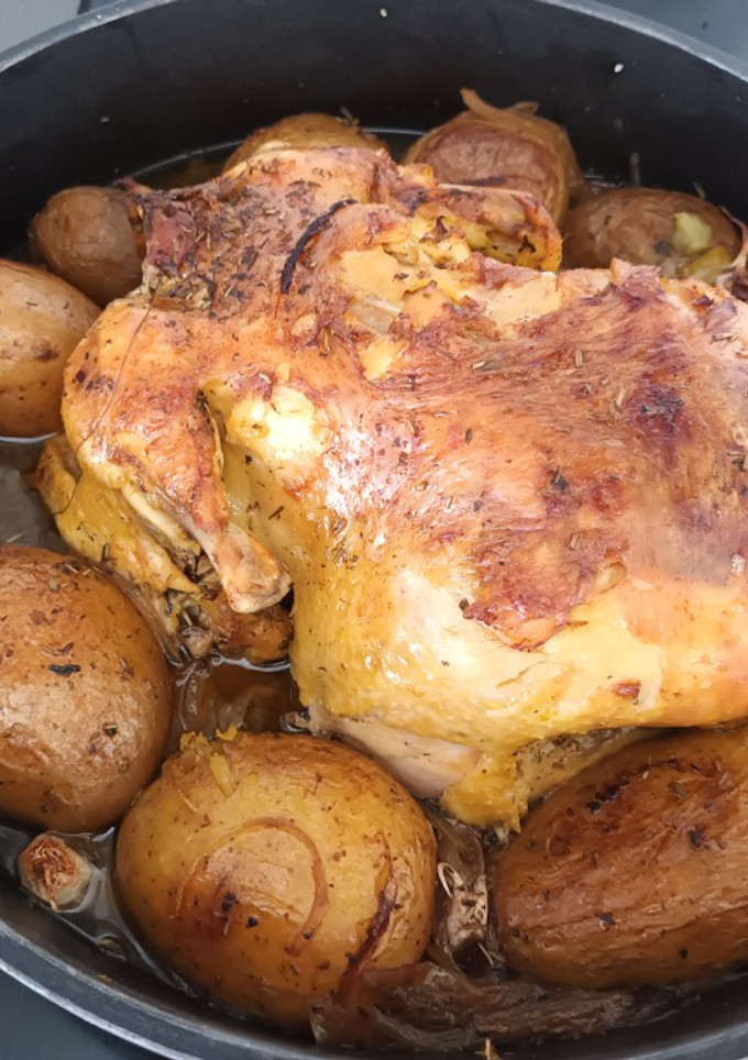 Una foto de Pollo 🐣 al horno con patatas 🍟