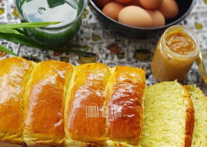 Resep Roti Pandan Empuk Asli Pandan Oleh Emma Aw Yang Kitchen Cookpad