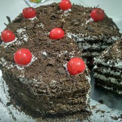 A picture of Black Forest Cake.