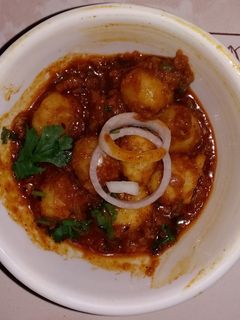 દમ આલુ (Dum Aloo Recipe In Gujarati) રેસીપી મુખ્ય ફોટો