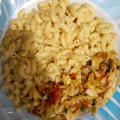 Macaroni et cabbage sauce A picture of Macaroni et cabbage sauce.