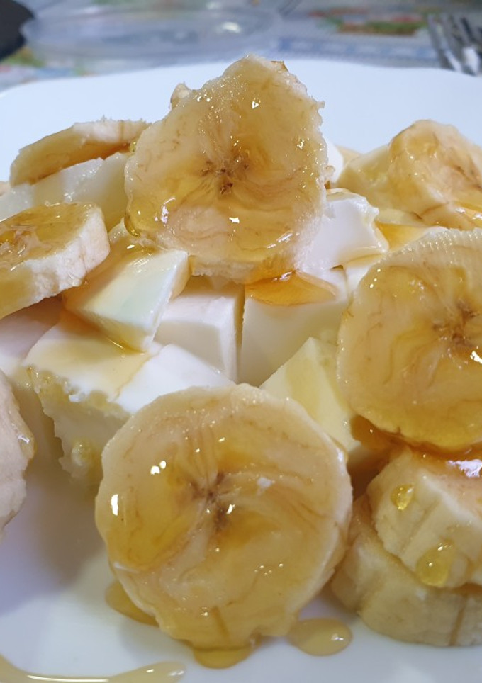 Una foto de Postre improvisado😂... 🍌🍧