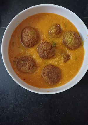A picture of Dudhi kofta curry.