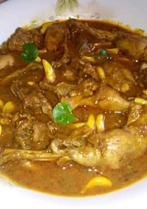 দেশি চিকেন রসুন দিয়ে ভুনা রেসিপির প্রধান ছবি
