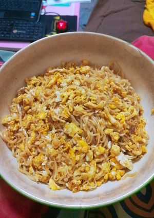 รูปของ มาม่าผัดไข่