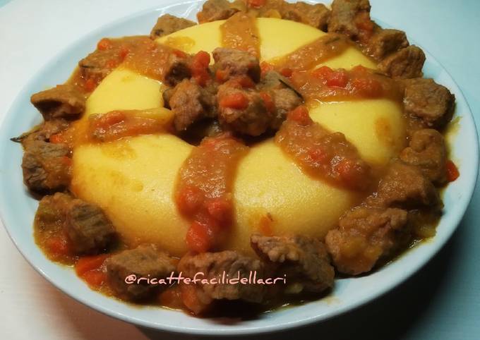Ricetta di Fatto in casa super veloce Polenta e spezzatino