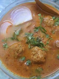सोया बड़ी की सब्जी (soya vadi ki sabzi recipe in Hindi) रेसिपी मुख्य फोटो