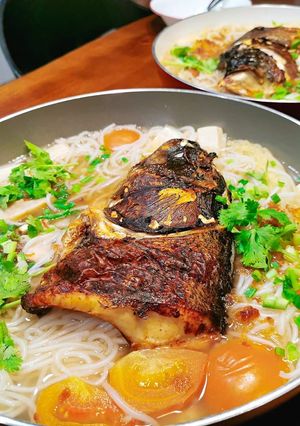A picture of 魚頭米粉 FISH HEAD BEEHOON.