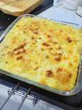 Makaroni schotel keju jamur panggang dengan topping saus bechamel