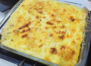 Foto resep Makaroni schotel keju jamur panggang dengan topping saus bechamel