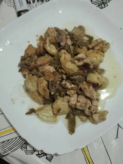 Una foto de Mixto de verdura rehogada con ajo, salsa de soja y pechuga de pollo