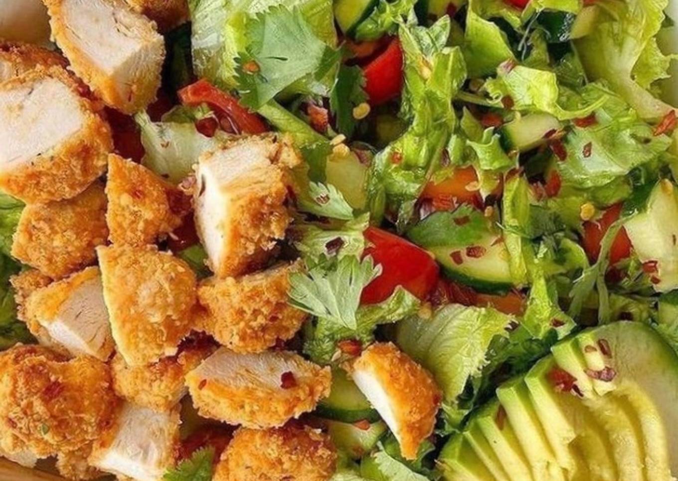 Pechuga de pollo con ensalada