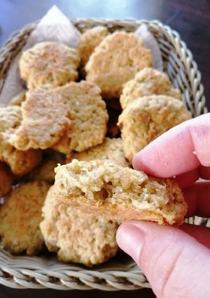 Una foto de Galletitas saladas de avena y queso