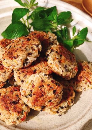 Hình của món Chả viên từ sườn chay và bánh mì.