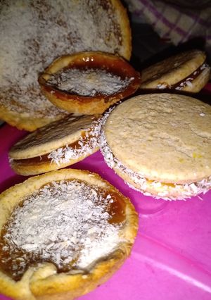 Una foto de Alfajores de harina integral Maicena y opción harina común