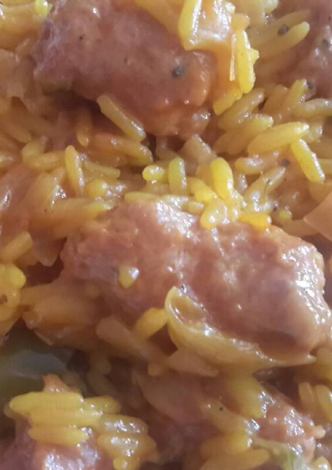 Una foto de Arroz con salchichas