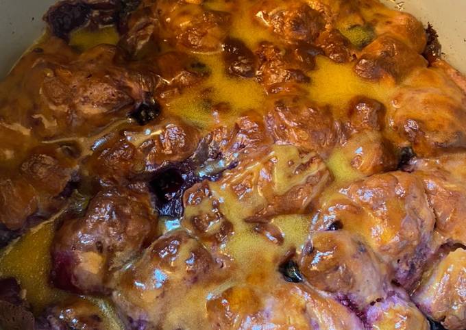 Blueberry-Lemon Cinnamon Roll Breakfast Bake #mommasrecipes