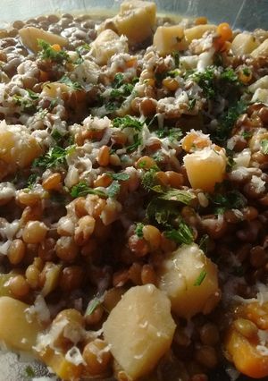 Una foto de Guiso de lentejas vegetariano