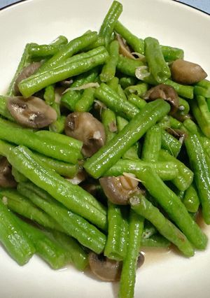菜豆炒蘑菇 的食譜成品照片