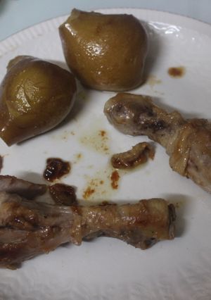 Una foto de Jamoncitos de pollo con peras