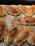 Empanadas de mónja y soque, y más con jalapeño y cebolla también