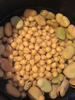 A picture of California Farm Fresh Fava Beans.