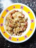 Arroz salteado con salchichas y frutos secos