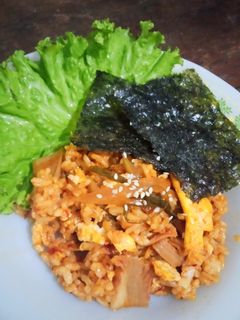 Foto resep Kimchi Bokkeumbab (Nasi Goreng Kimchi)