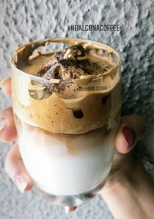 Dalgona coffee (દાલગોના કોફી) રેસીપી મુખ્ય ફોટો