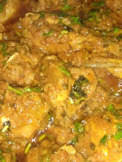 A picture of Lahori chicken karae.
