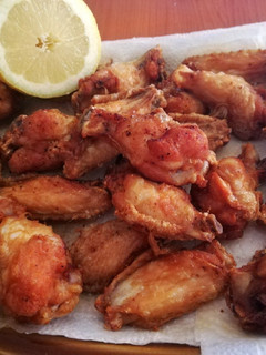 Una foto de Alitas fritas con sazonador de pollo 🍗🐔🍋